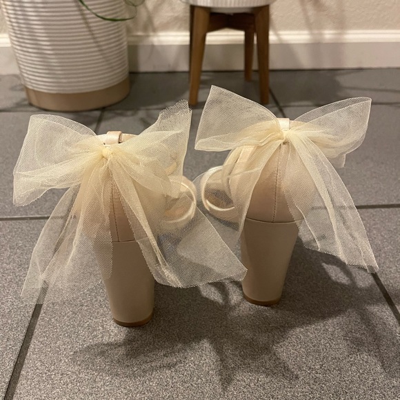 Badgley Mischka Women’s Kim Ankle Strap Heel Sandals New. - Picture 3 of 4